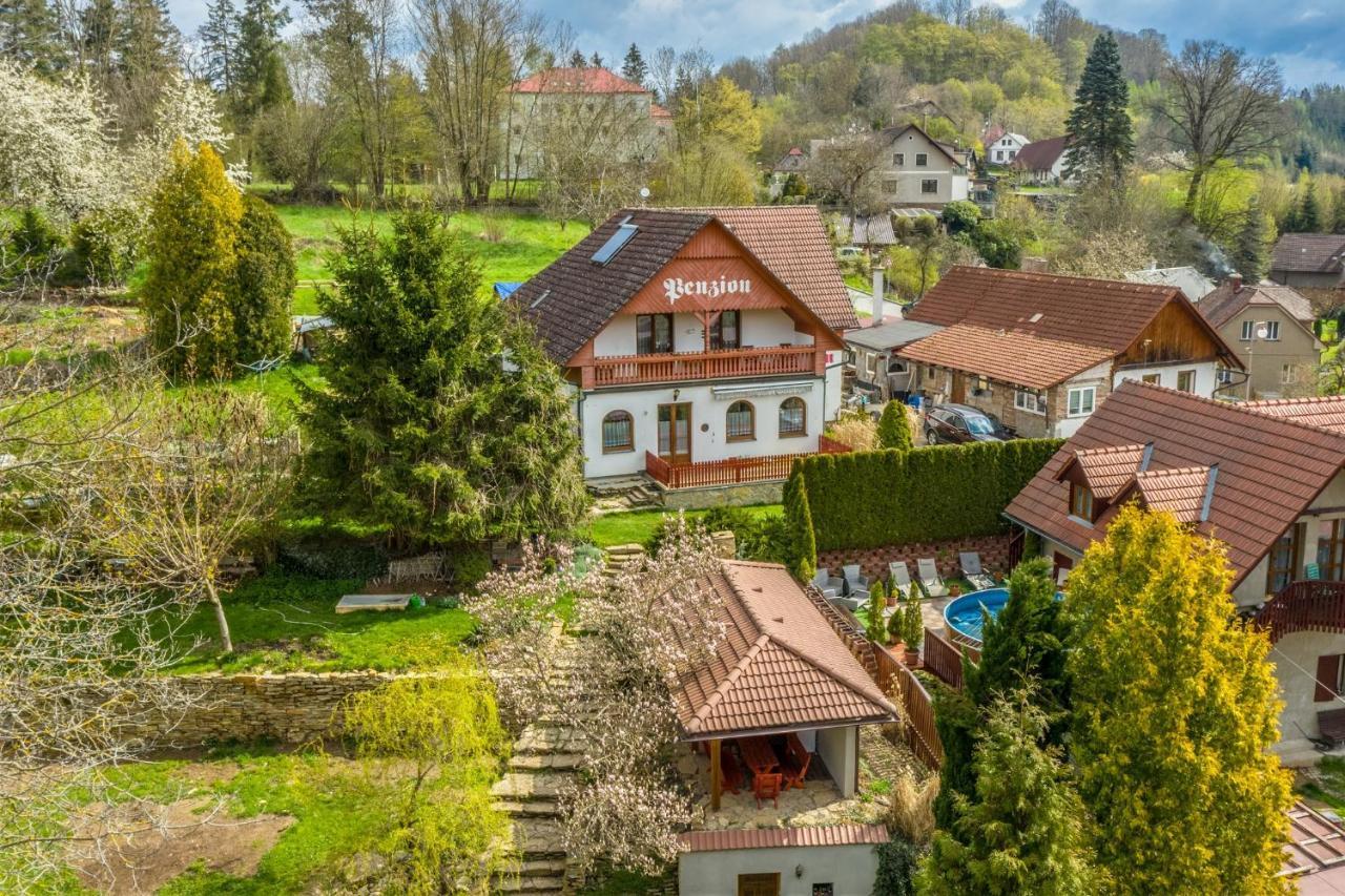 Penzion Na Hradcanech Nové Město nad Metují エクステリア 写真
